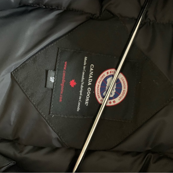 Canada goose jacket - Picture 2 of 5